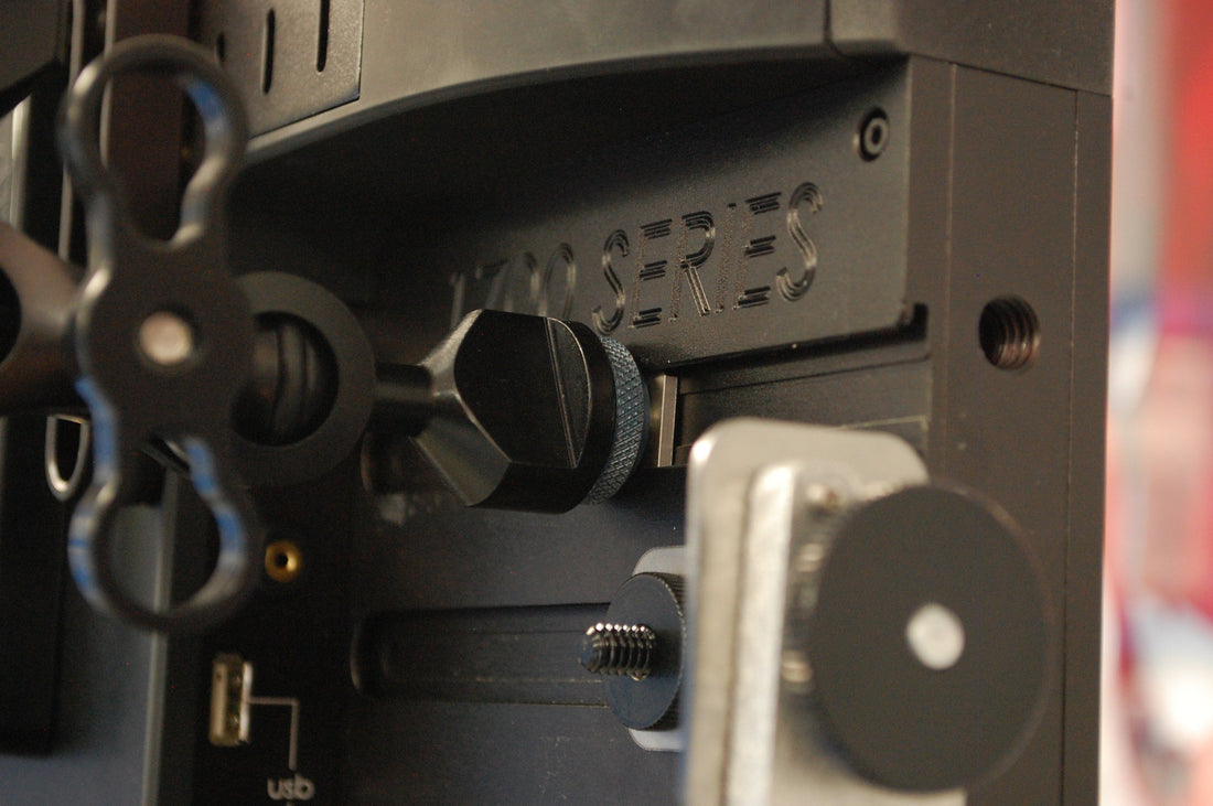 Nebtek Hotshoe 1/4"-20 Adapter Mount