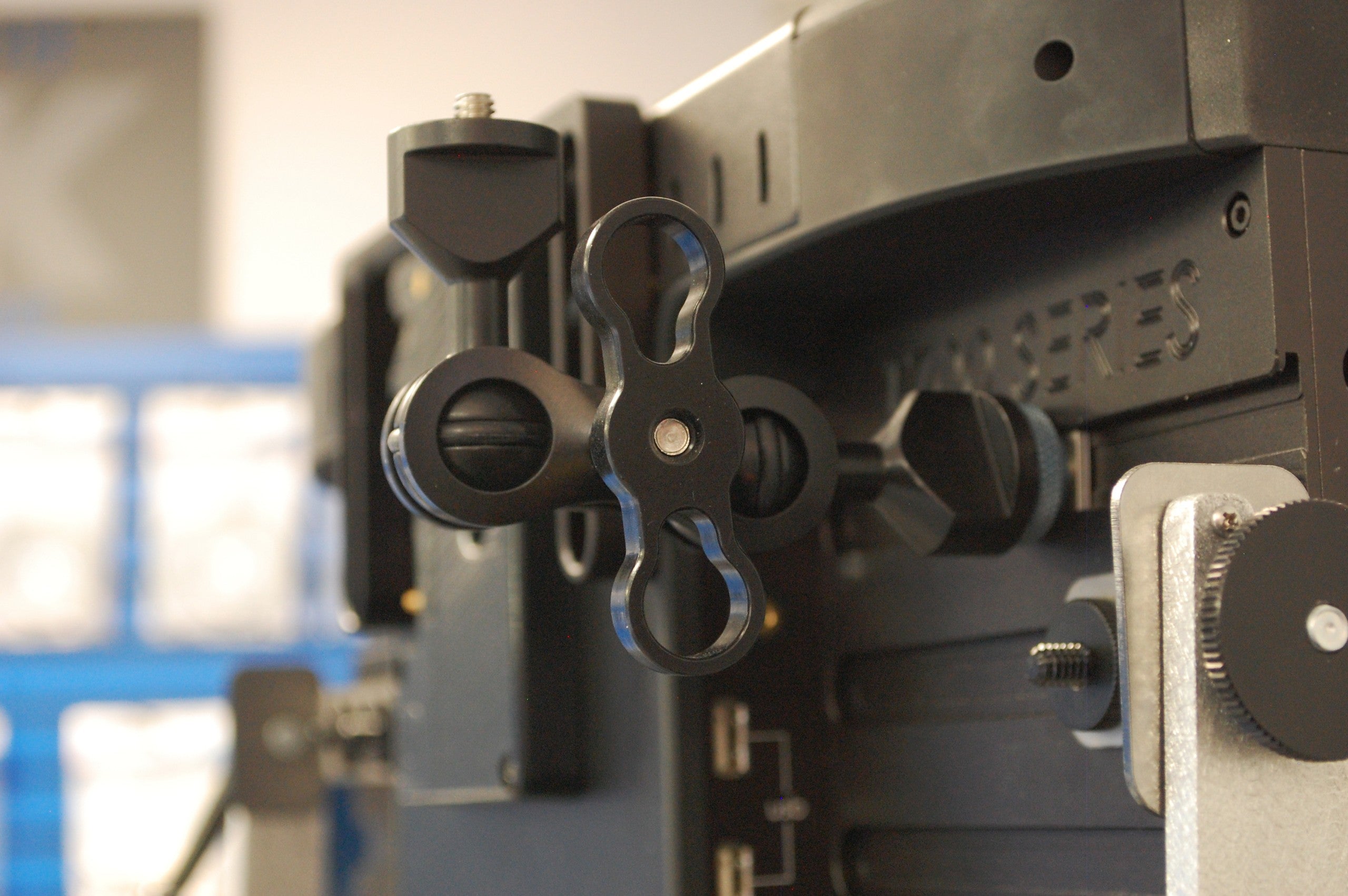 Nebtek Hotshoe 1/4"-20 Adapter Mount