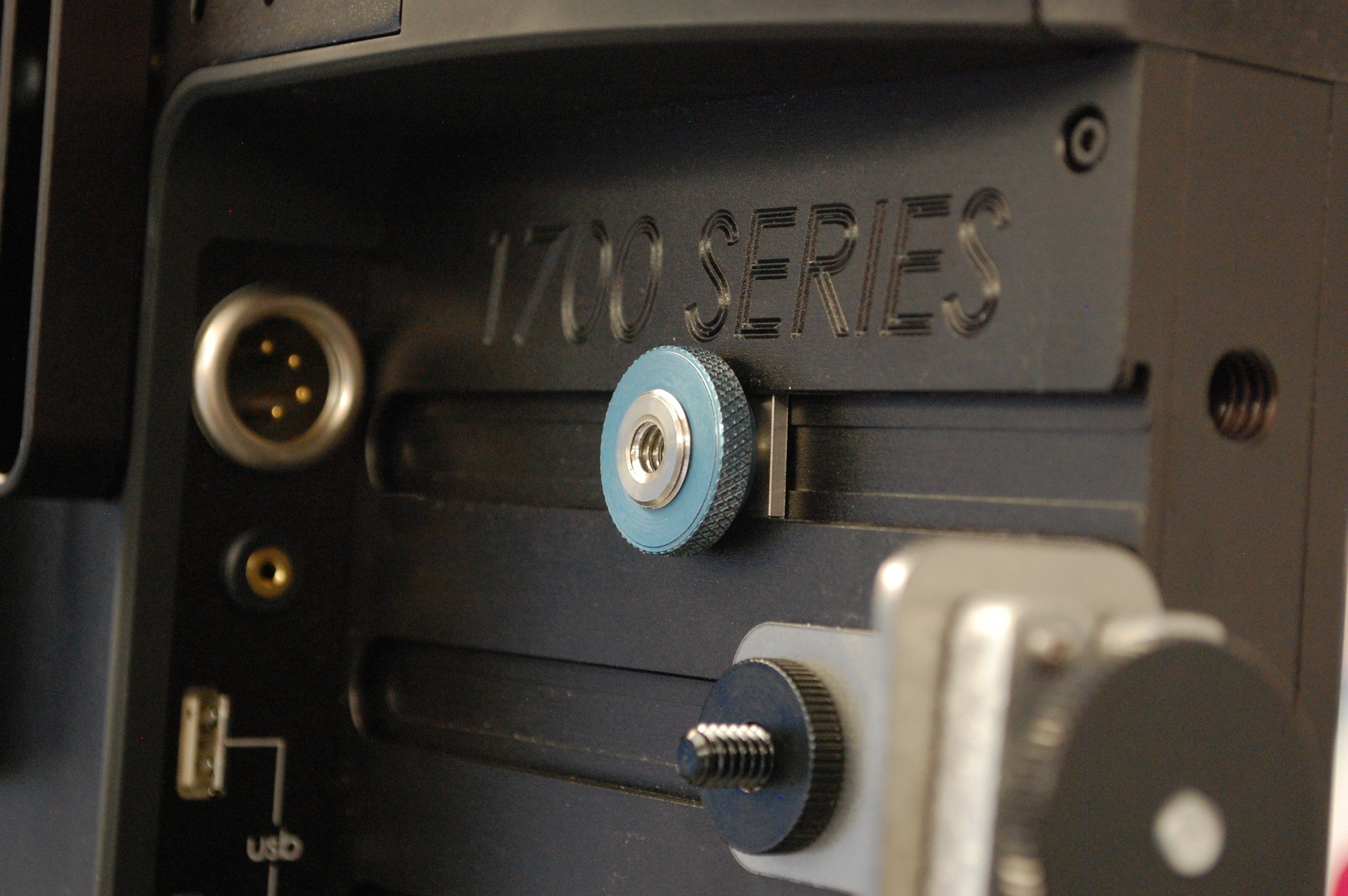 Nebtek Hotshoe 1/4"-20 Adapter Mount