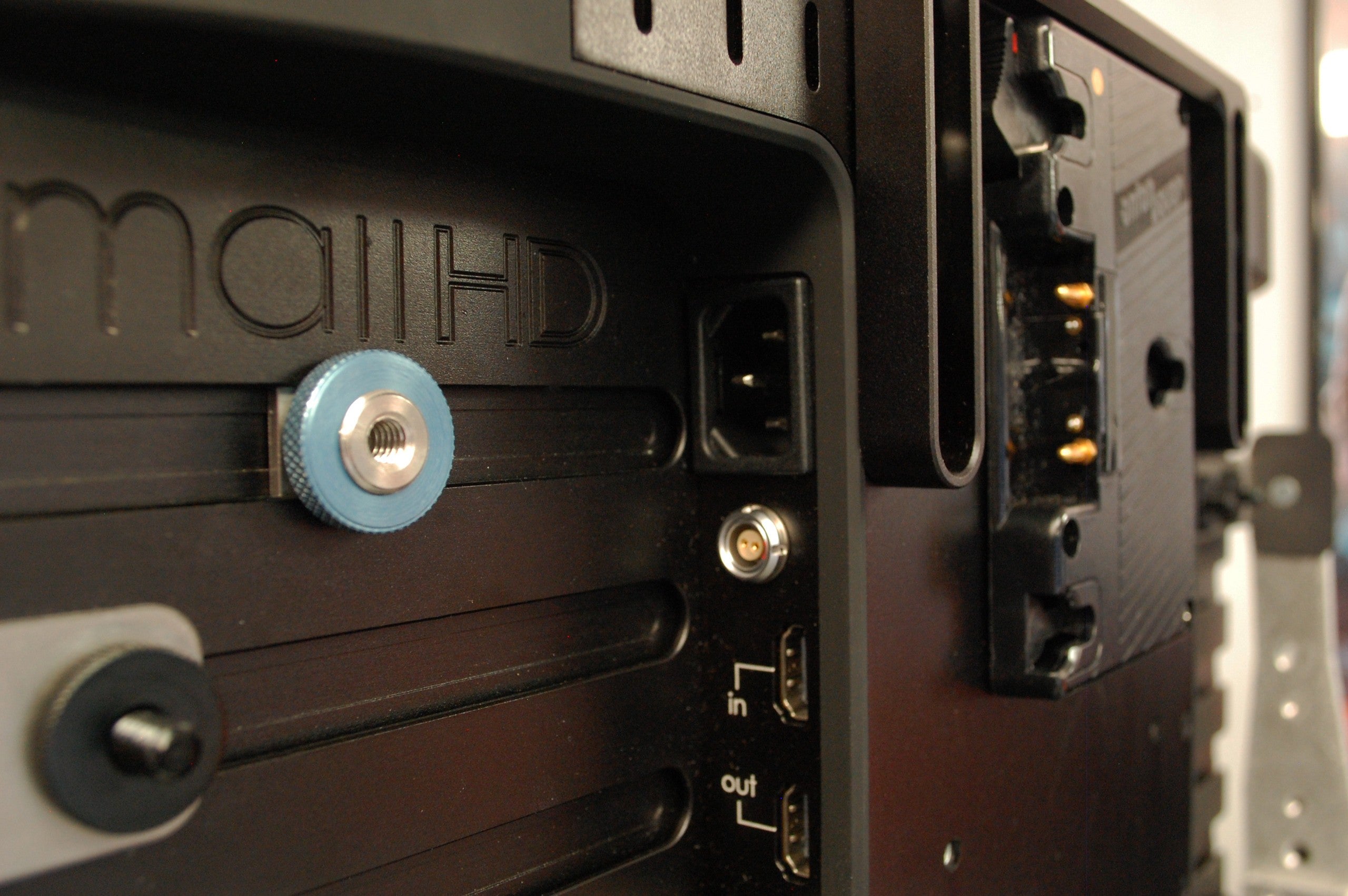 Nebtek Hotshoe 1/4"-20 Adapter Mount