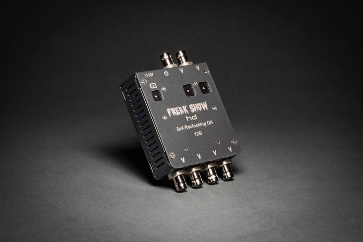 Freakshow HD 2×4 12G Switchable Battery Powered Re-Clocking DA
